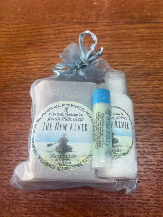 New RIver - Bar Gift Set